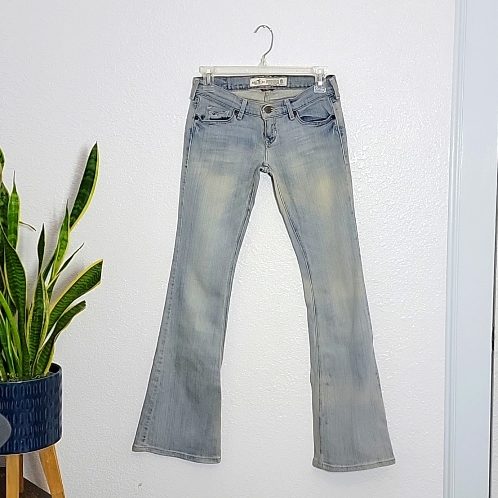 HOLLISTER- 0 SHORT- VINTAGE low rise light wash CALI FLARE
